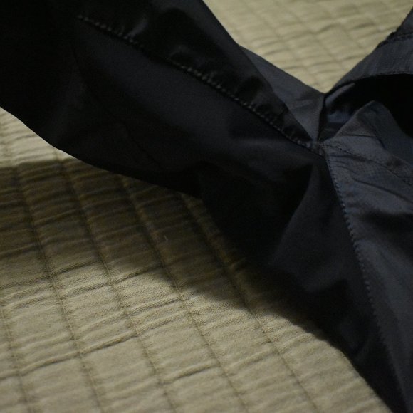 NWT SUGOi Stash Wind & Water Resistant Jacket Wm's XS Black Zip Closure - Picture 6 of 15